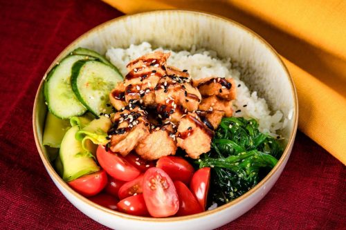 Poke Bowl cu Somon