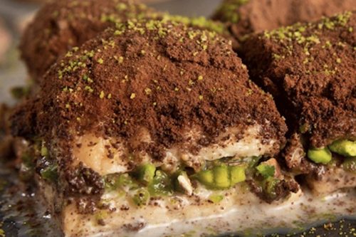 4 BUC Baklava cu fistic si lapte